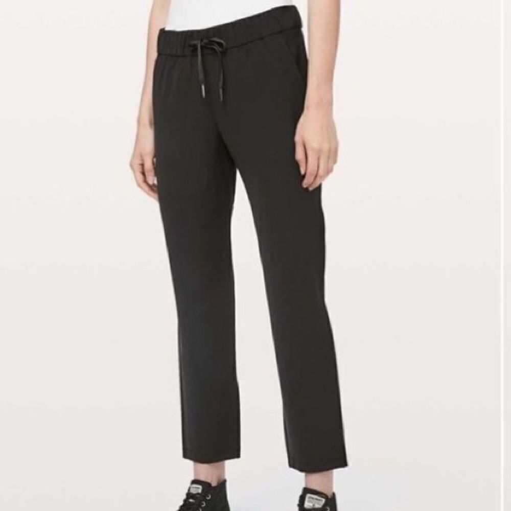 Lululemon On the Fly Woven 27”